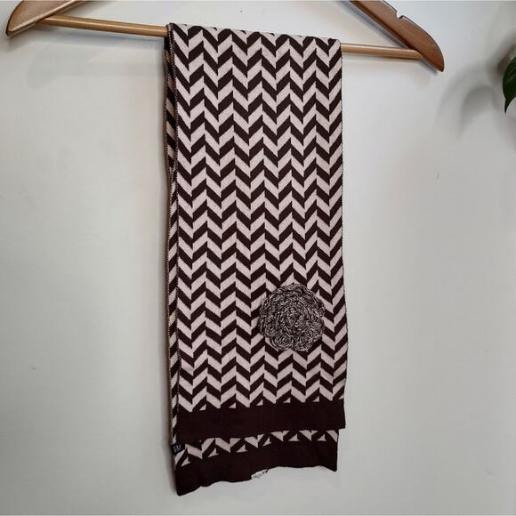 GAP Knit Brown & Cream Chevron Print Scarf - Picture 1 of 7